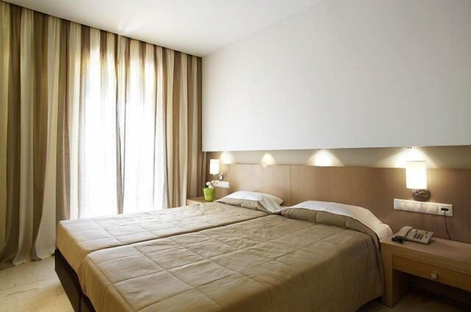 Astoria Hotel Трулос Екстер'єр фото