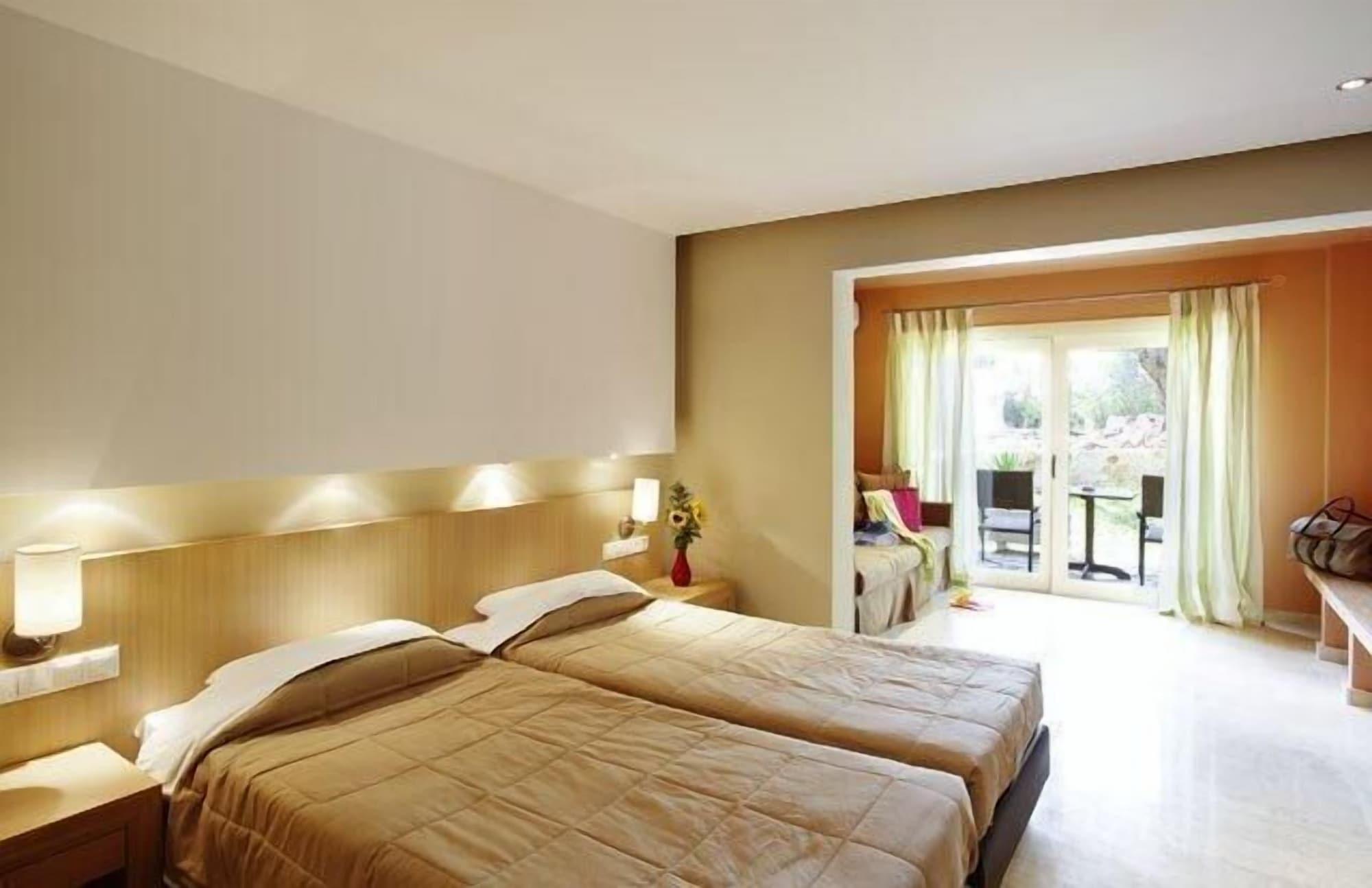 Astoria Hotel Трулос Екстер'єр фото