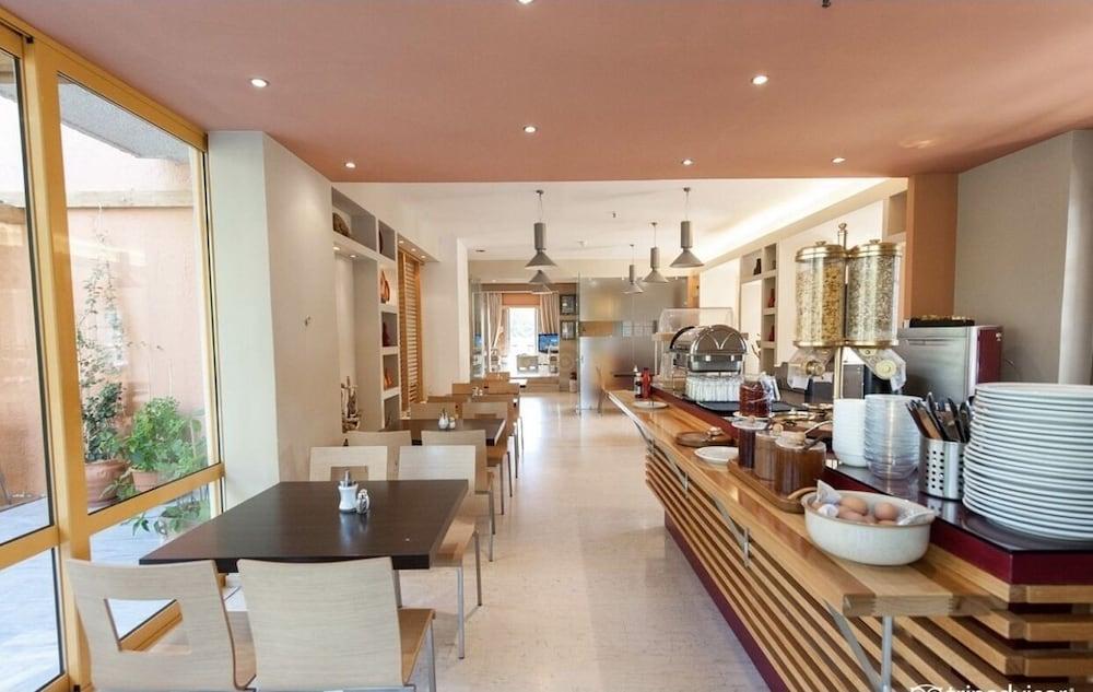 Astoria Hotel Трулос Екстер'єр фото